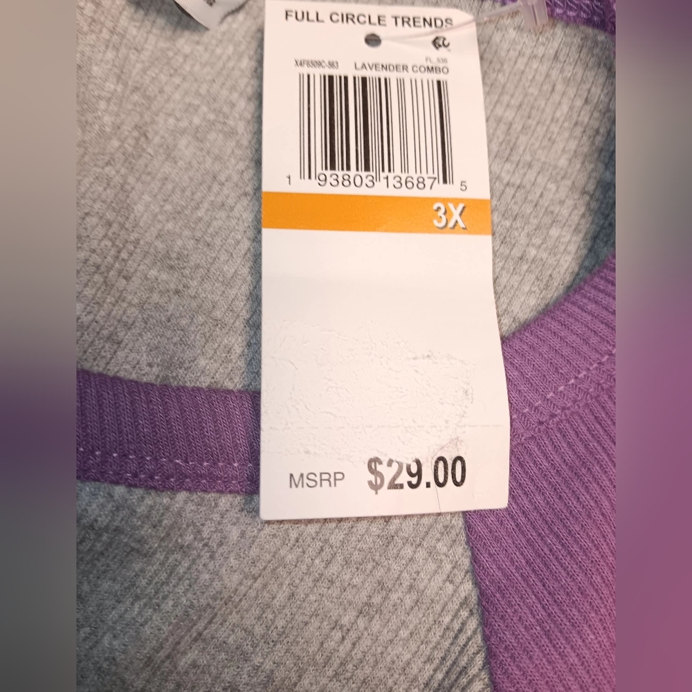 FCT Basics Top NWT - Picture 5 of 5